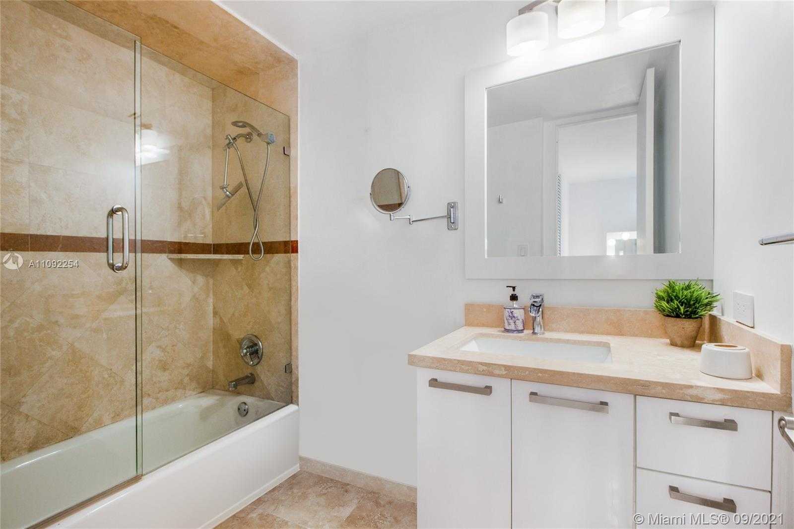 Small Image of 5055 COLLINS AVE #7K, Miami Beach Number 13