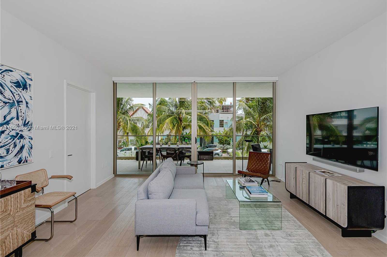 Small Image of 300 EAST COLLINS AVE #2D, Miami Beach Number 2