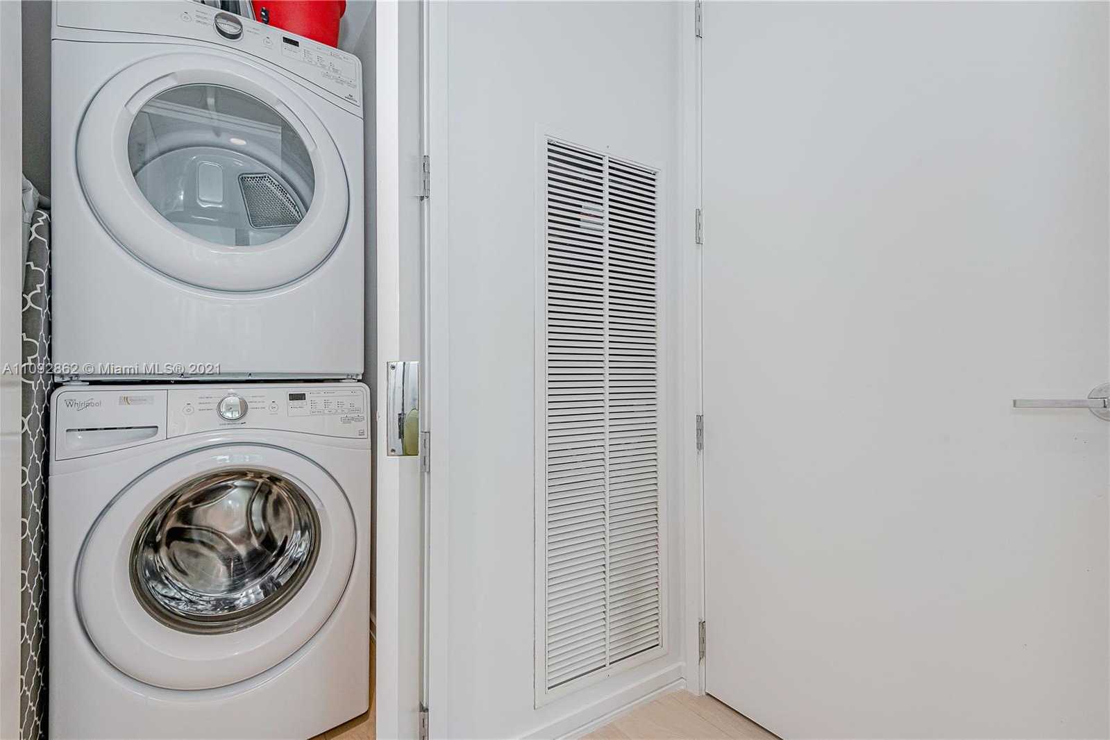 Small Image of 300 EAST COLLINS AVE #2D, Miami Beach Number 22