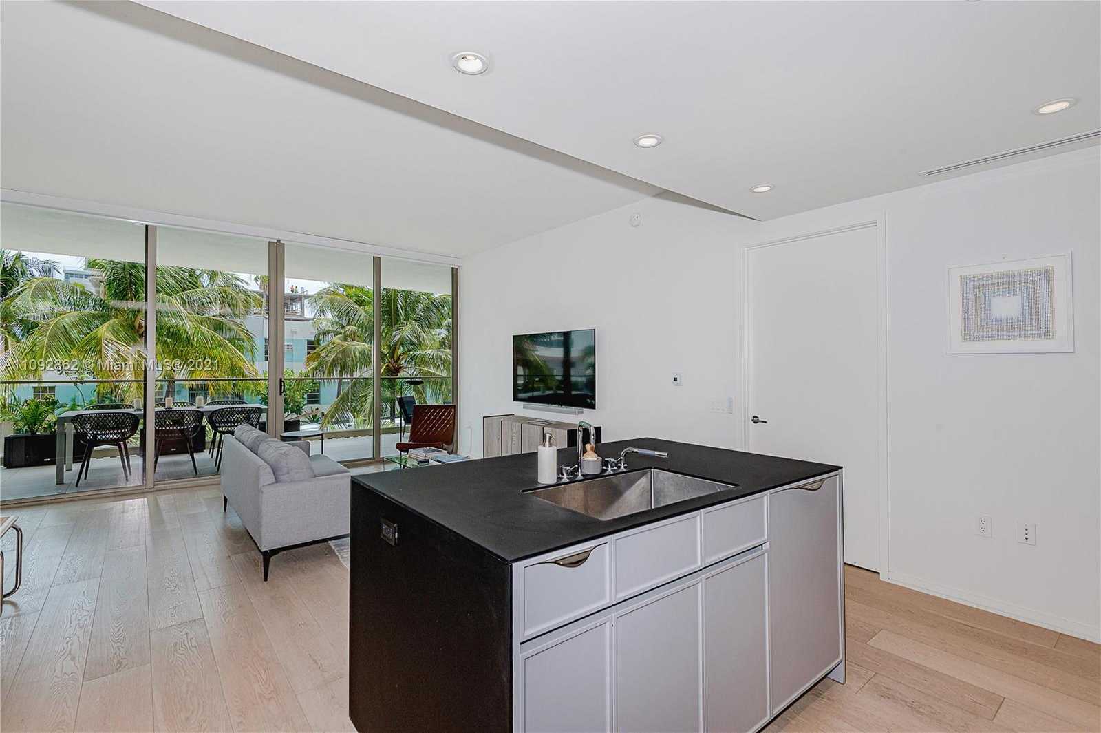 Small Image of 300 EAST COLLINS AVE #2D, Miami Beach Number 6