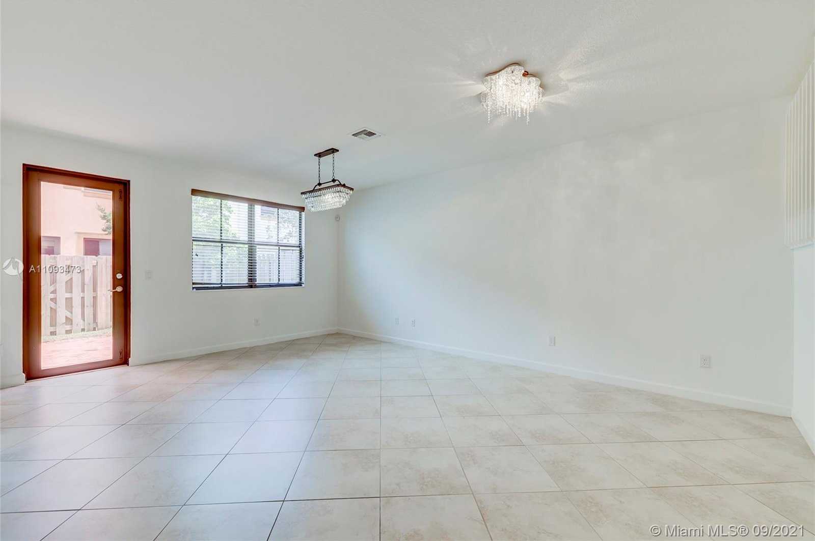 Small Image of 8448 BLUE COVE WAY, Parkland Number 16