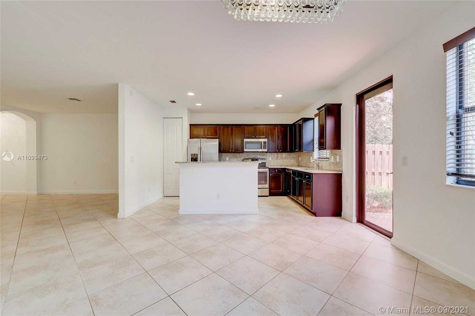 Small Image of 8448 BLUE COVE WAY, Parkland Number 17