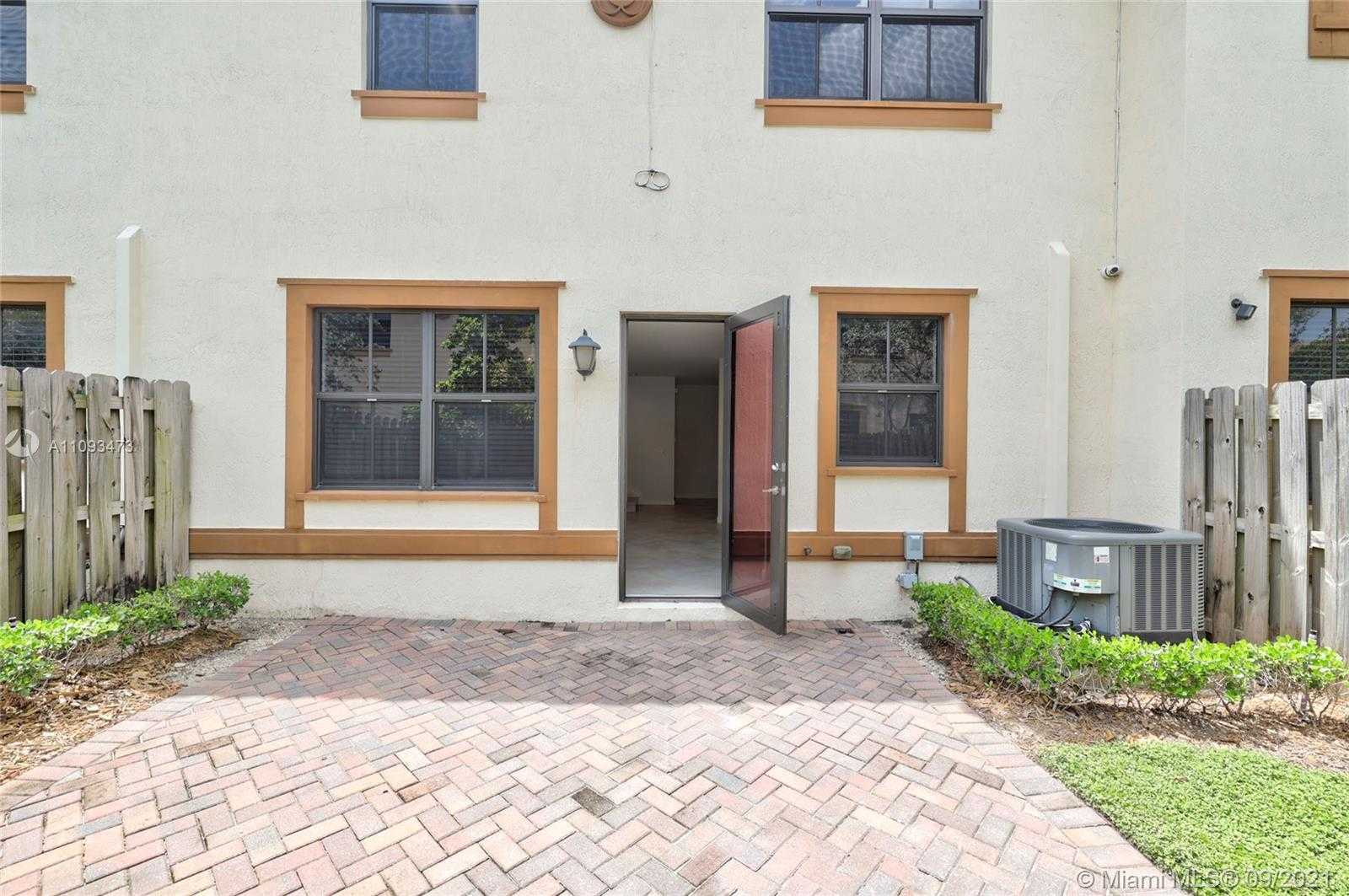 Small Image of 8448 BLUE COVE WAY, Parkland Number 20