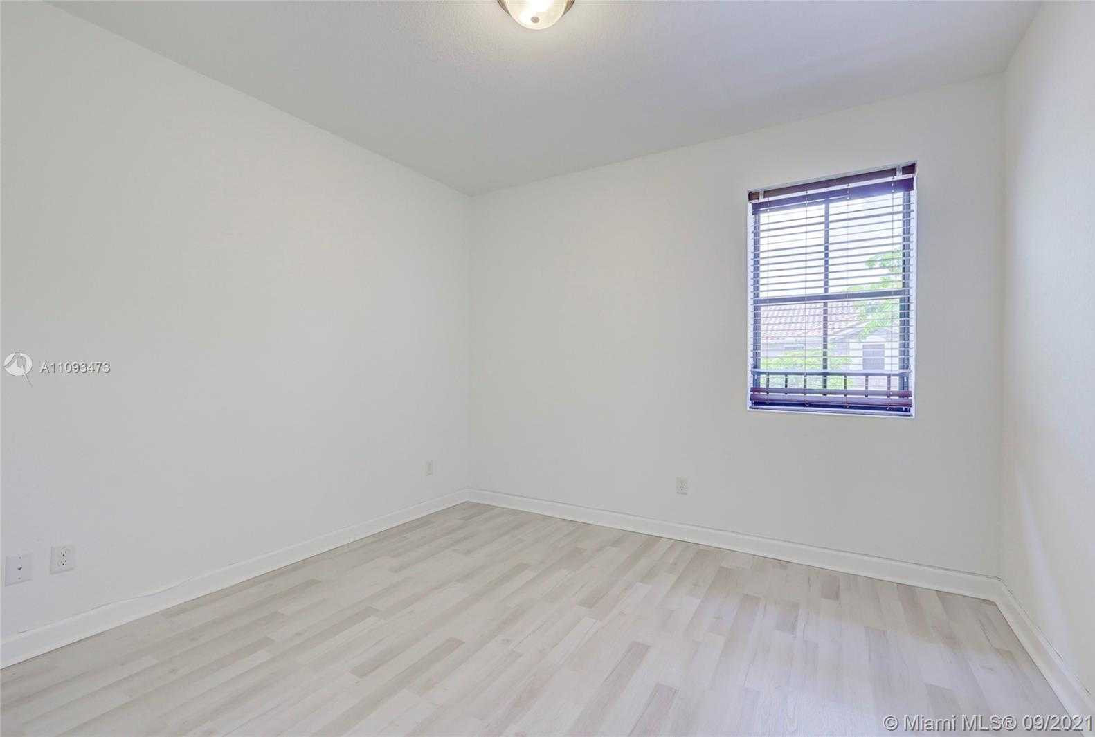 Small Image of 8448 BLUE COVE WAY, Parkland Number 22