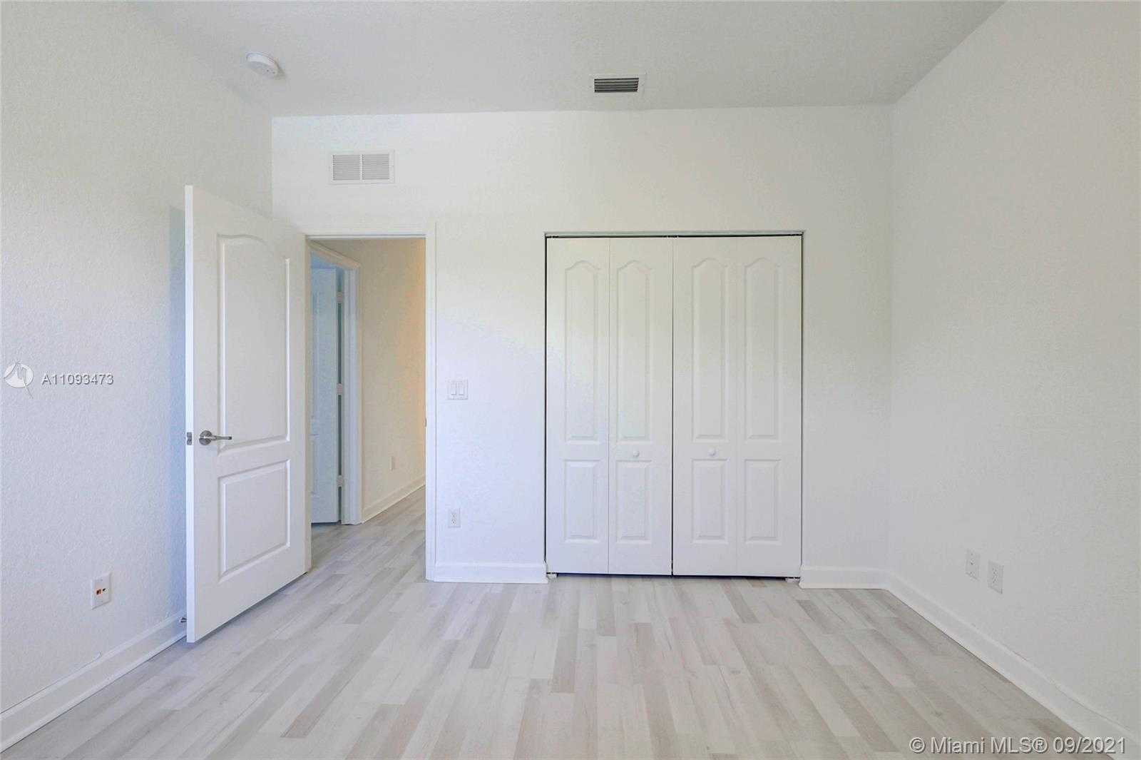 Small Image of 8448 BLUE COVE WAY, Parkland Number 23