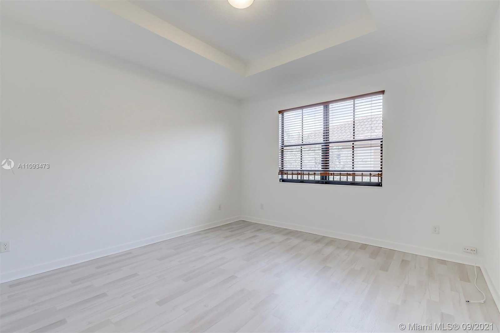 Small Image of 8448 BLUE COVE WAY, Parkland Number 26