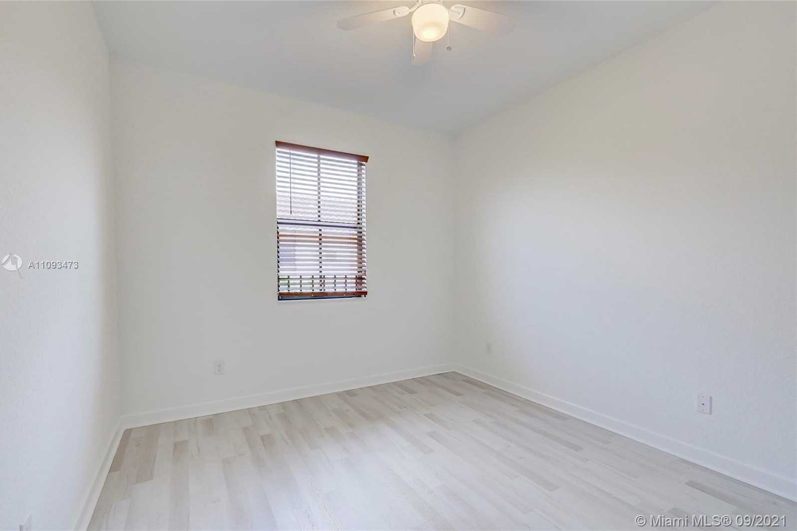 Small Image of 8448 BLUE COVE WAY, Parkland Number 31