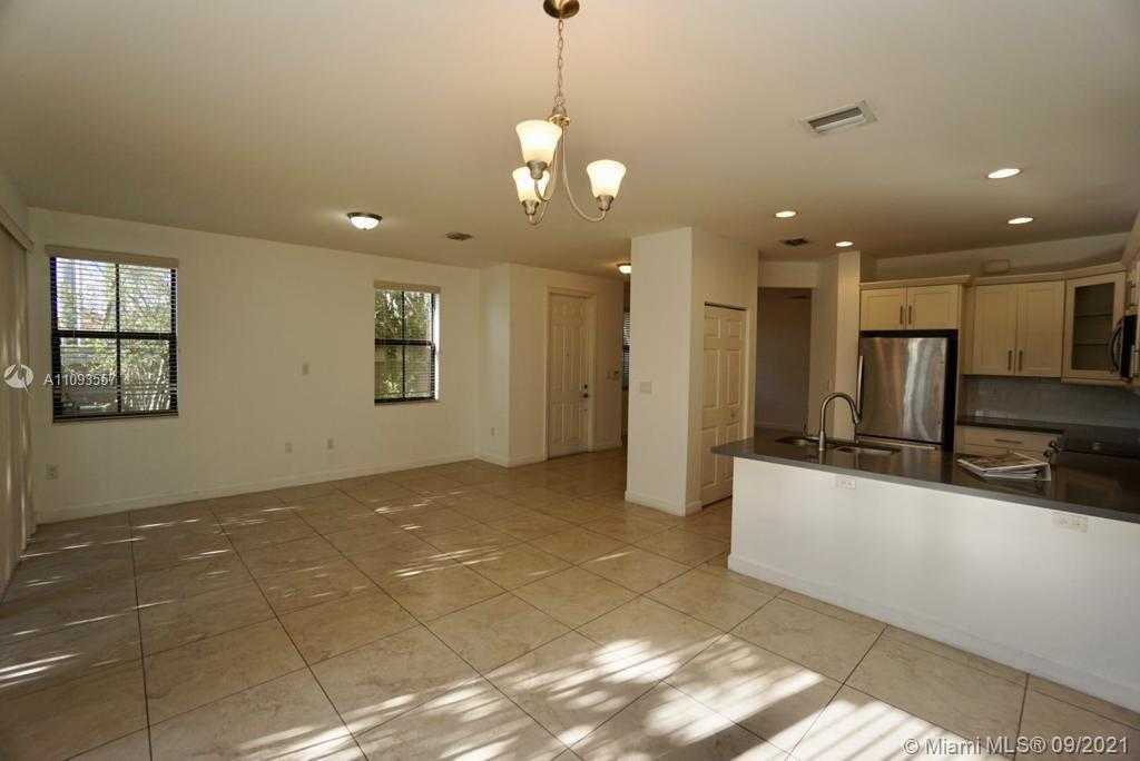 Small Image of 5805 N W 104th path, Doral, FL 33178, USA Number 7