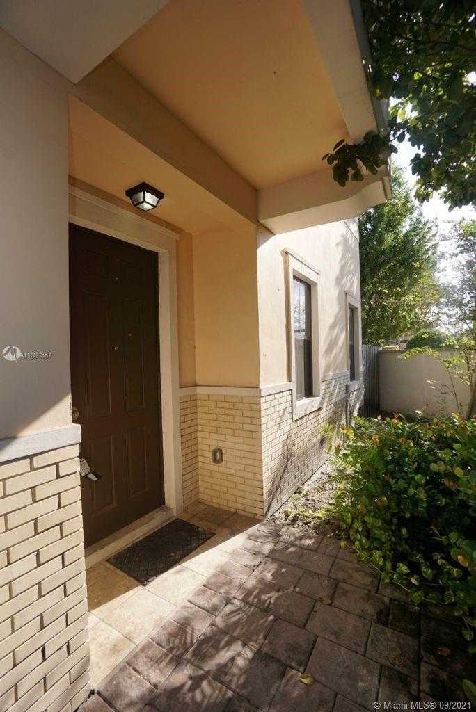 Small Image of 5805 N W 104th path, Doral, FL 33178, USA Number 8
