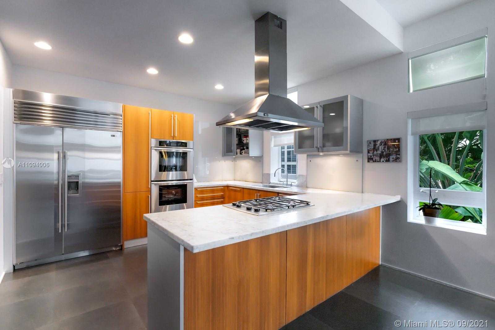 Small Image of 230 ARI WAY #230, Miami Beach Number 4
