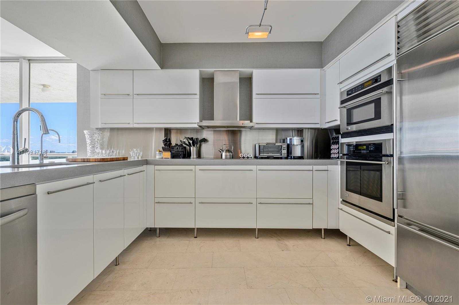 Small Image of 10 VENETIAN WAY #2204, Miami Beach Number 16