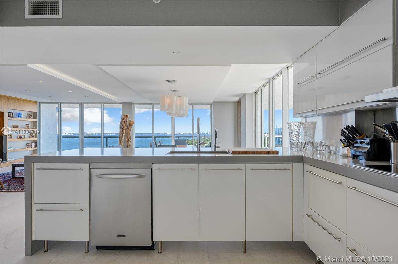 Small Image of 10 VENETIAN WAY #2204, Miami Beach Number 17