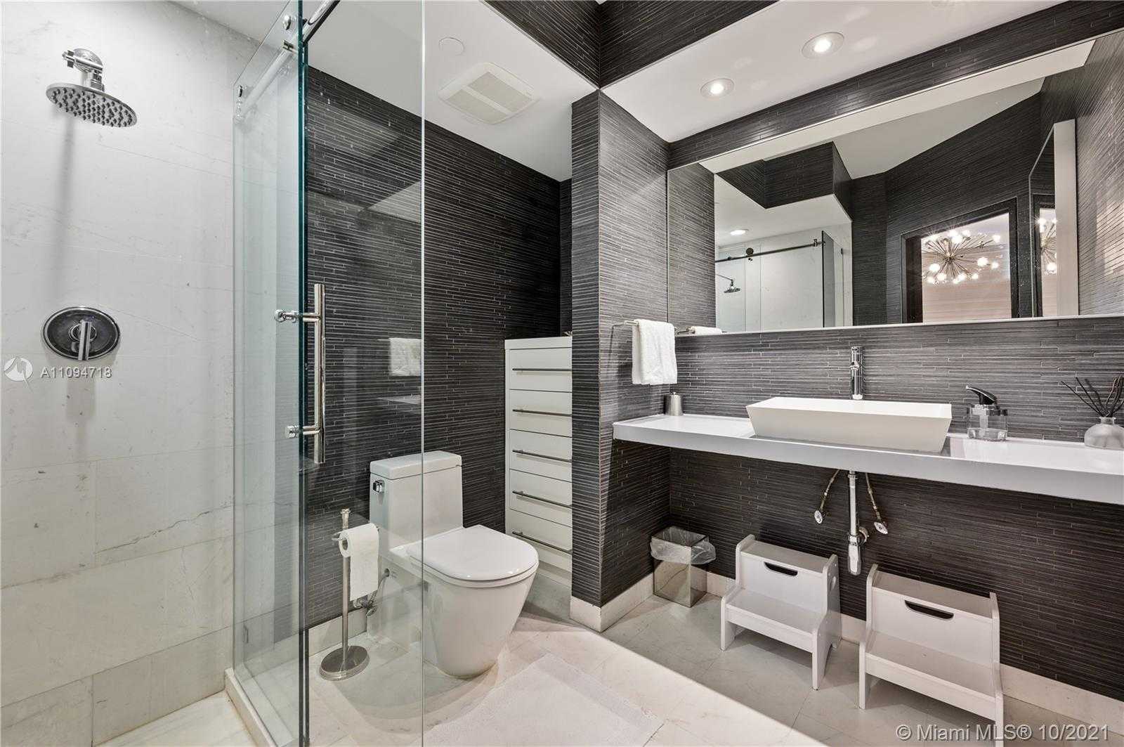 Small Image of 10 VENETIAN WAY #2204, Miami Beach Number 33