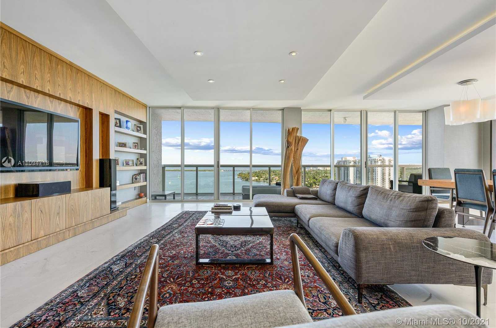 Small Image of 10 VENETIAN WAY #2204, Miami Beach Number 4