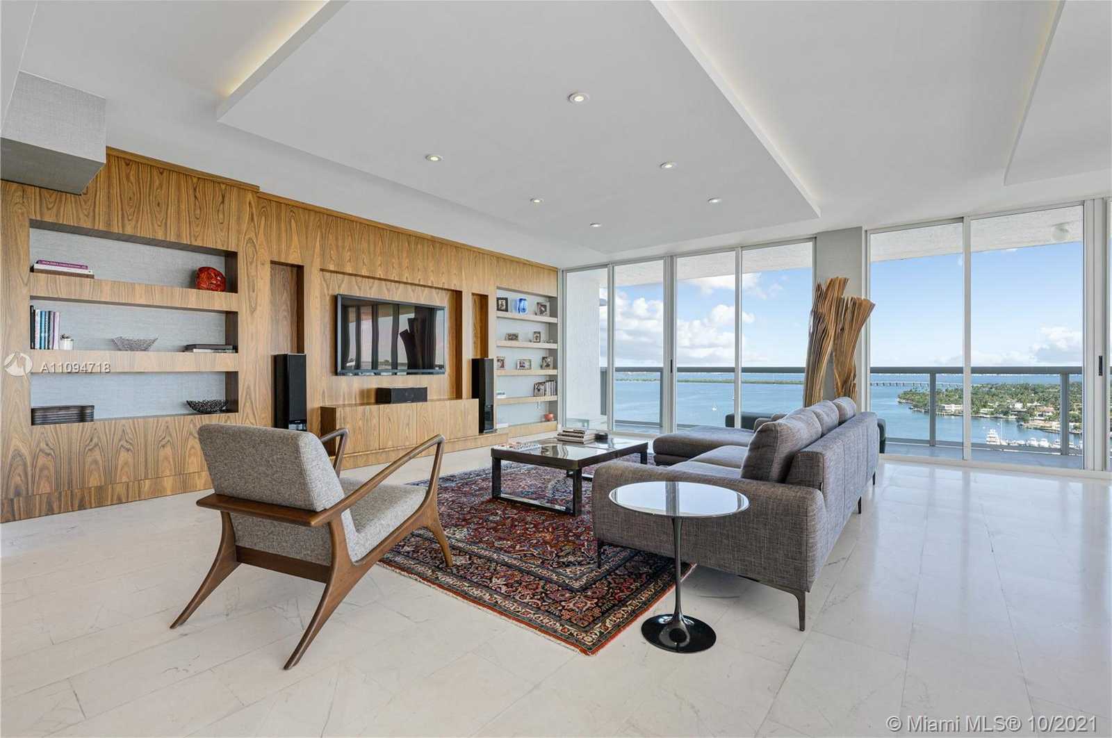 Small Image of 10 VENETIAN WAY #2204, Miami Beach Number 5