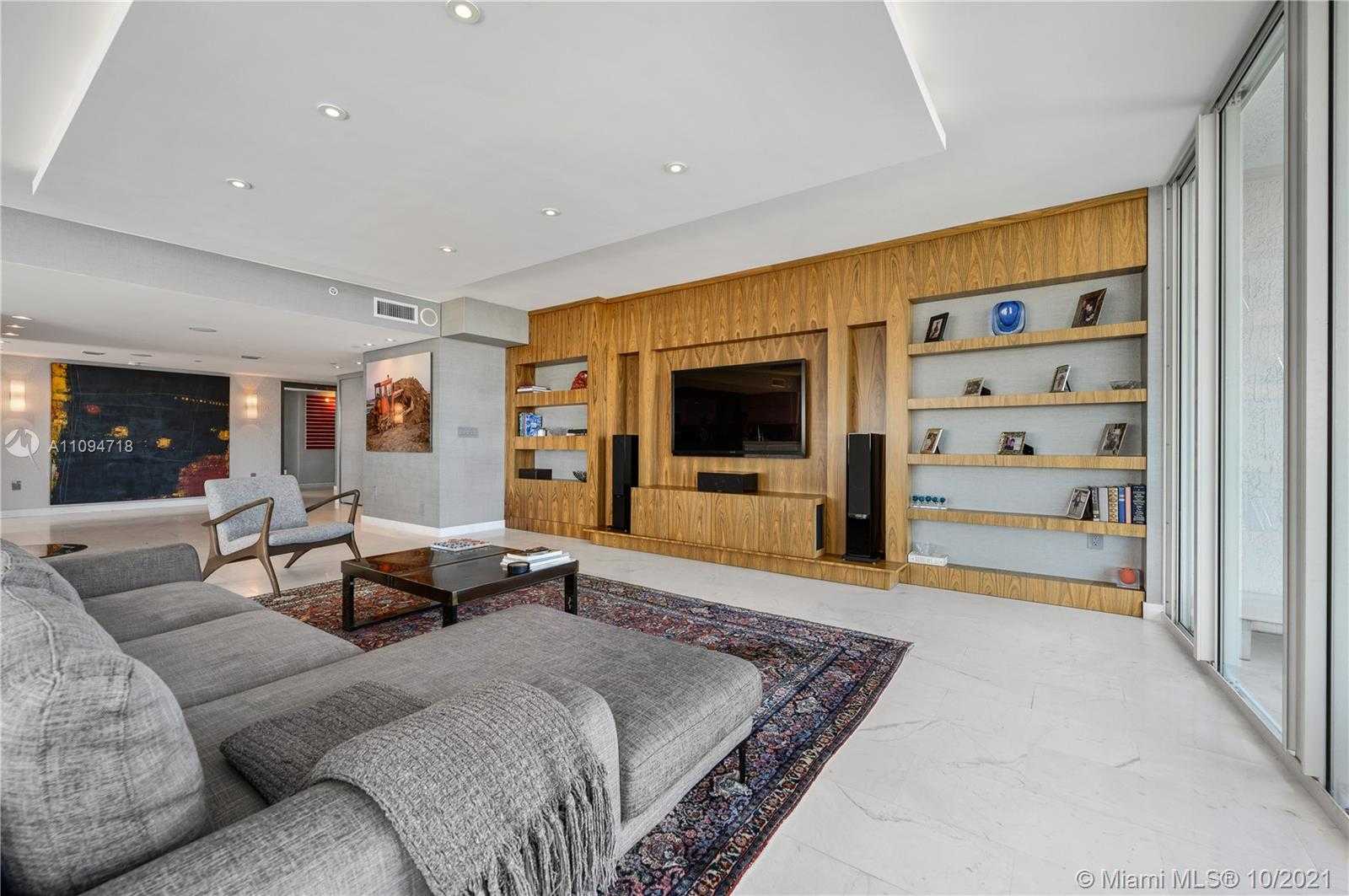 Small Image of 10 VENETIAN WAY #2204, Miami Beach Number 7