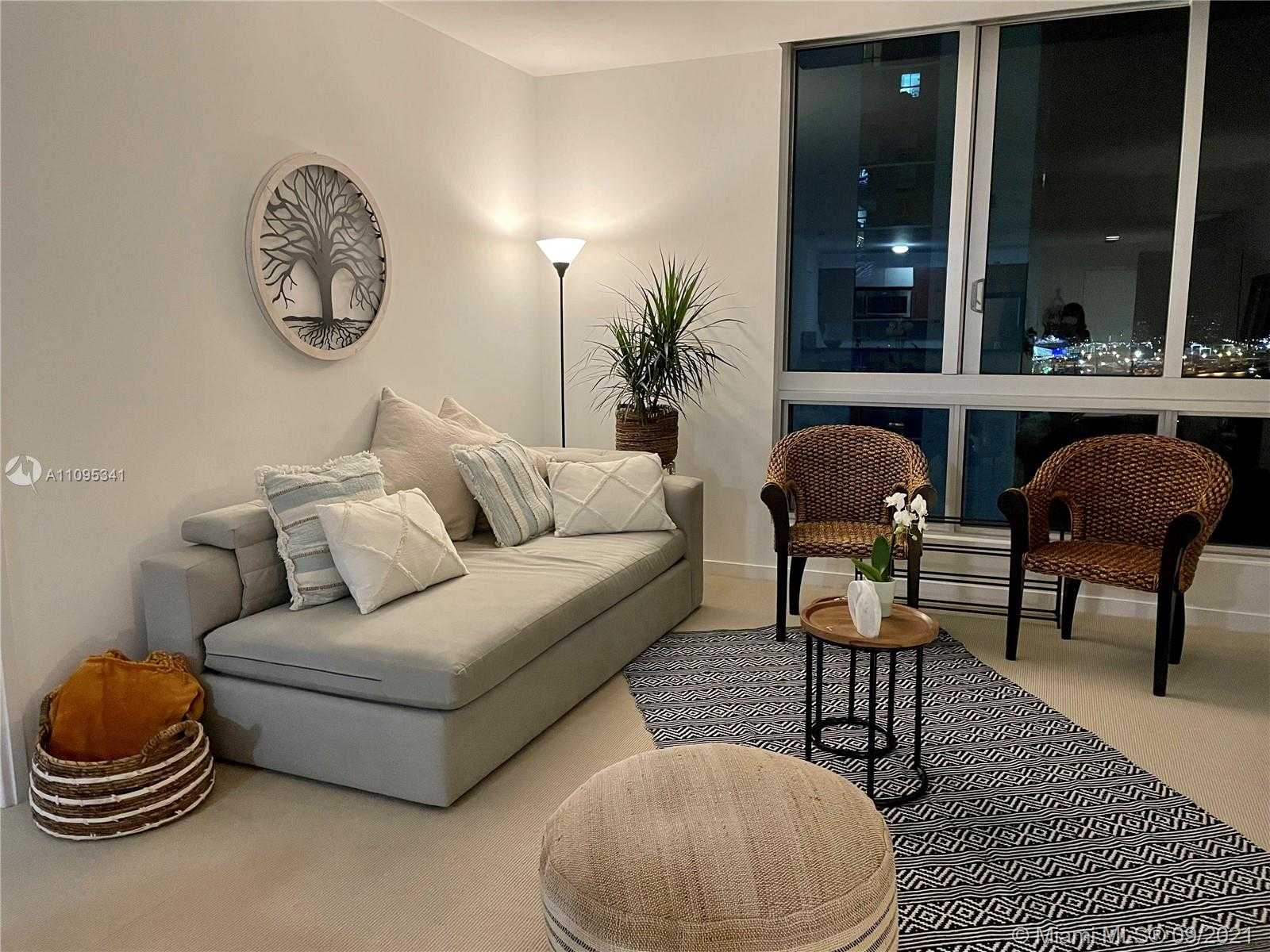 Small Image of 300 SOUTH BISCAYNE BLVD #T-2812, Miami Number 3