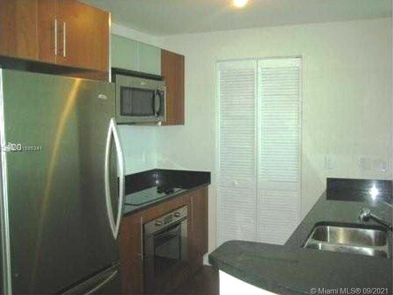 Small Image of 300 SOUTH BISCAYNE BLVD #T-2812, Miami Number 5