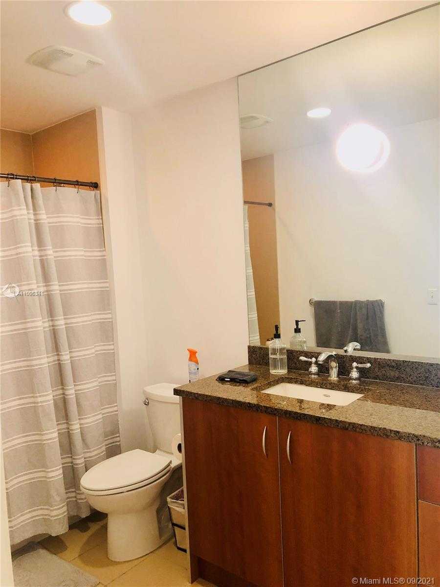 Small Image of 300 SOUTH BISCAYNE BLVD #T-2812, Miami Number 8