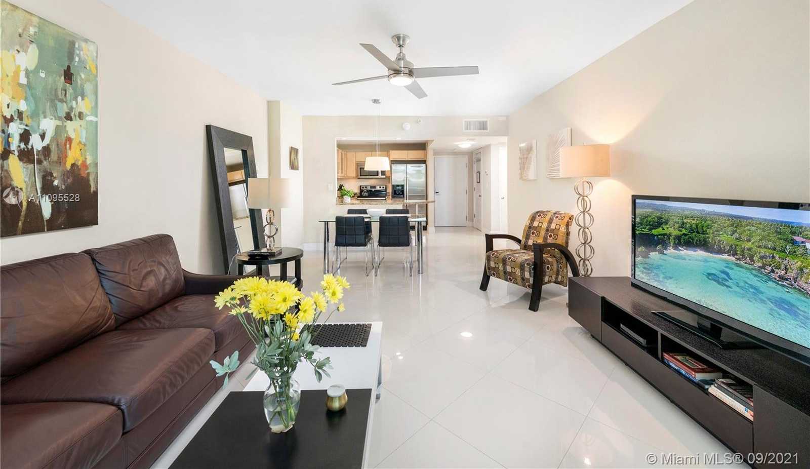 Small Image of 2301 COLLINS AVE #325, Miami Beach Number 4
