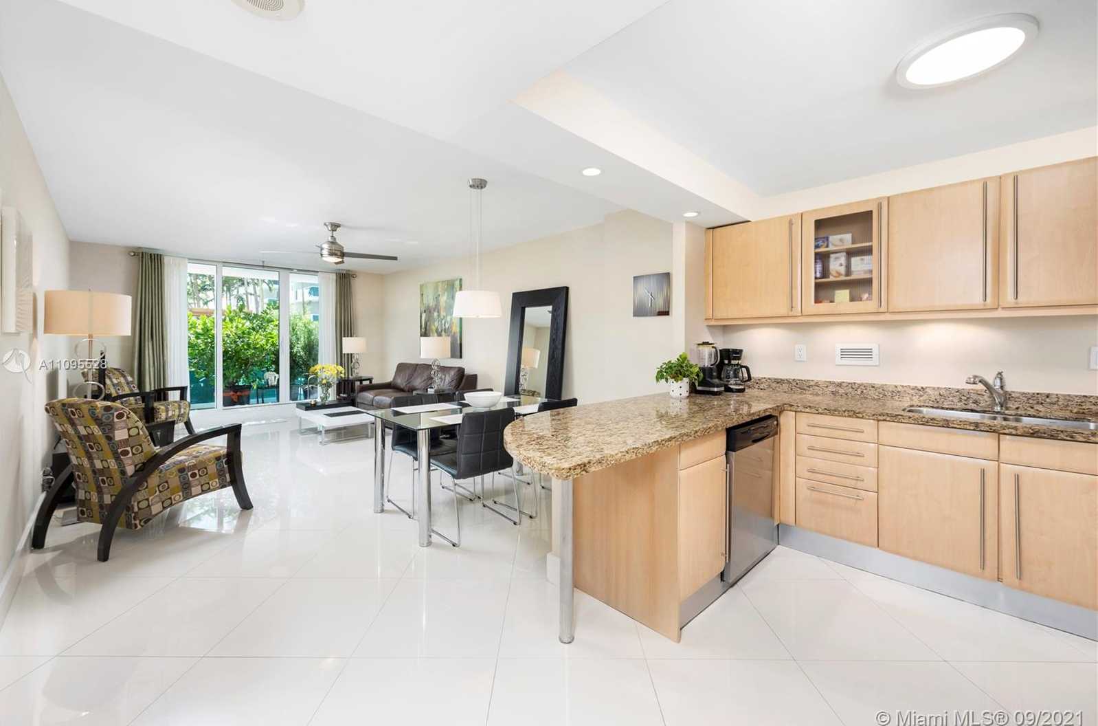 Small Image of 2301 COLLINS AVE #325, Miami Beach Number 5