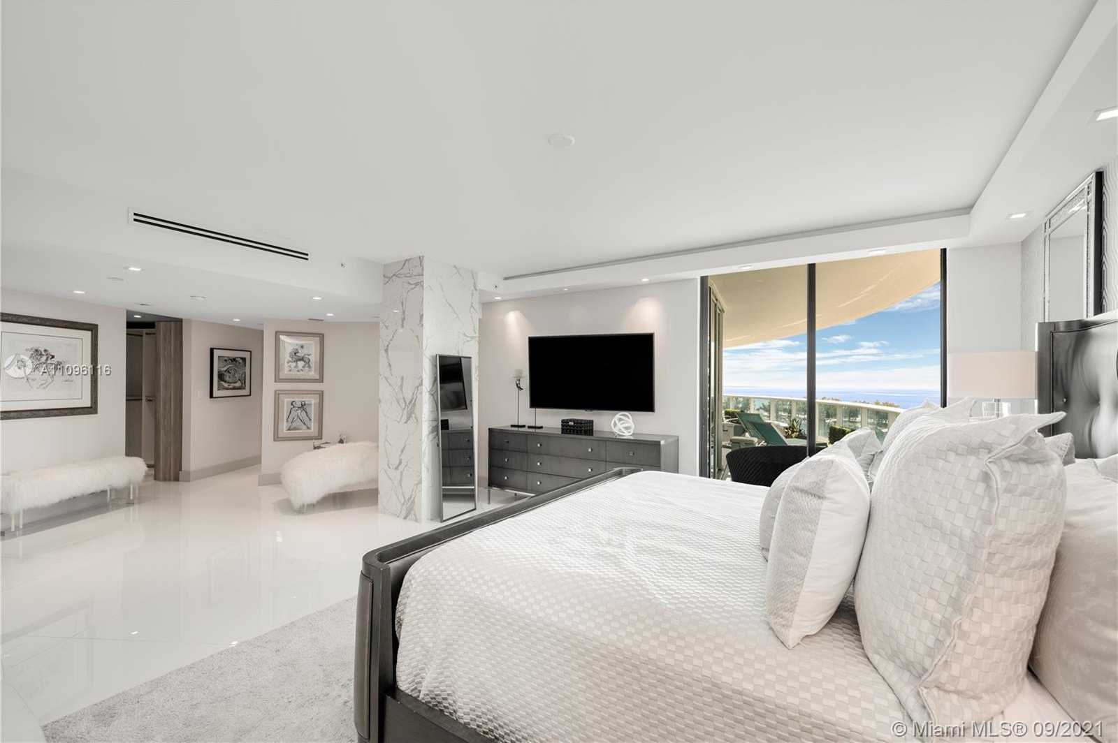 Small Image of 2127 BRICKELL AVE #1602, Miami Beach Number 19