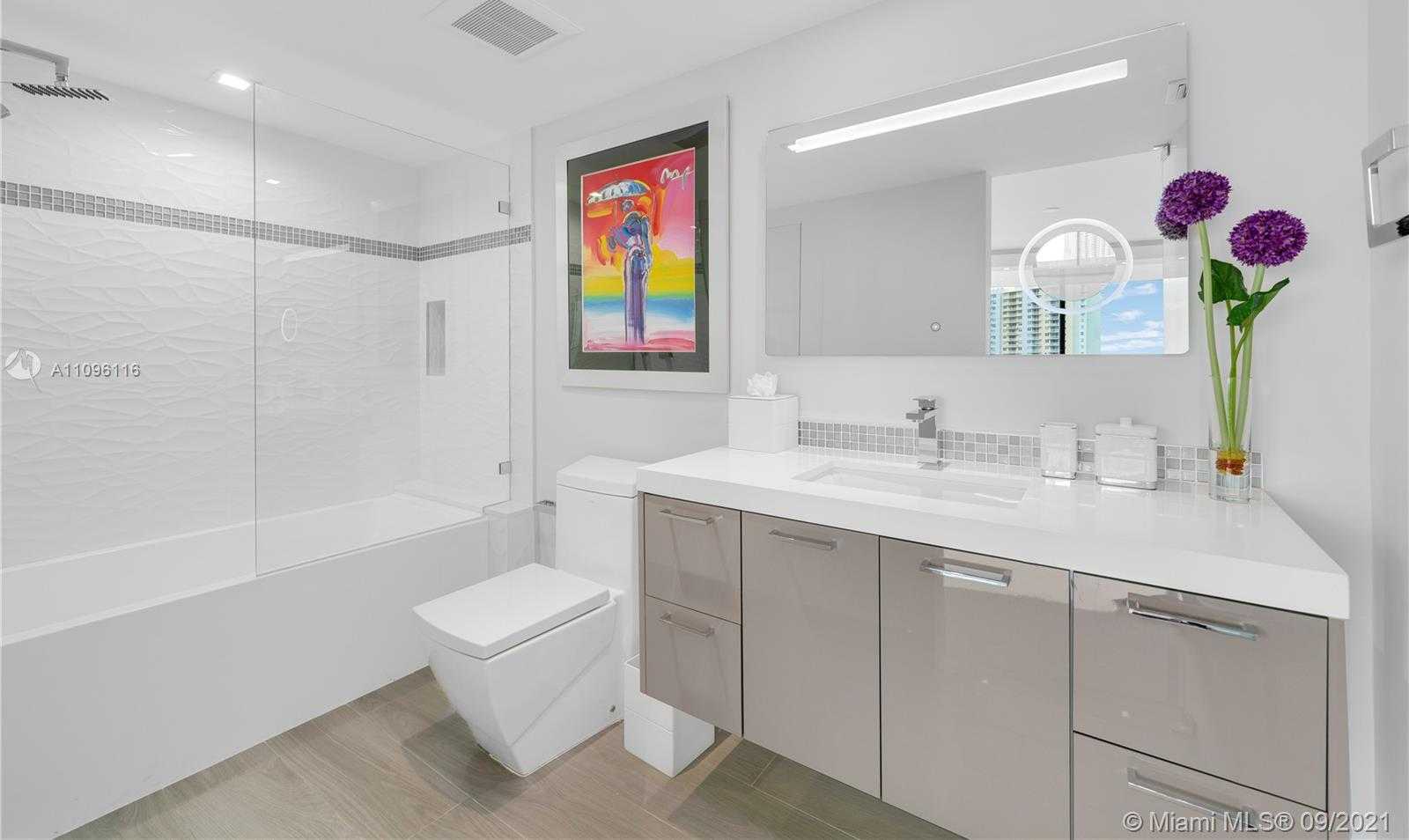 Small Image of 2127 BRICKELL AVE #1602, Miami Beach Number 27