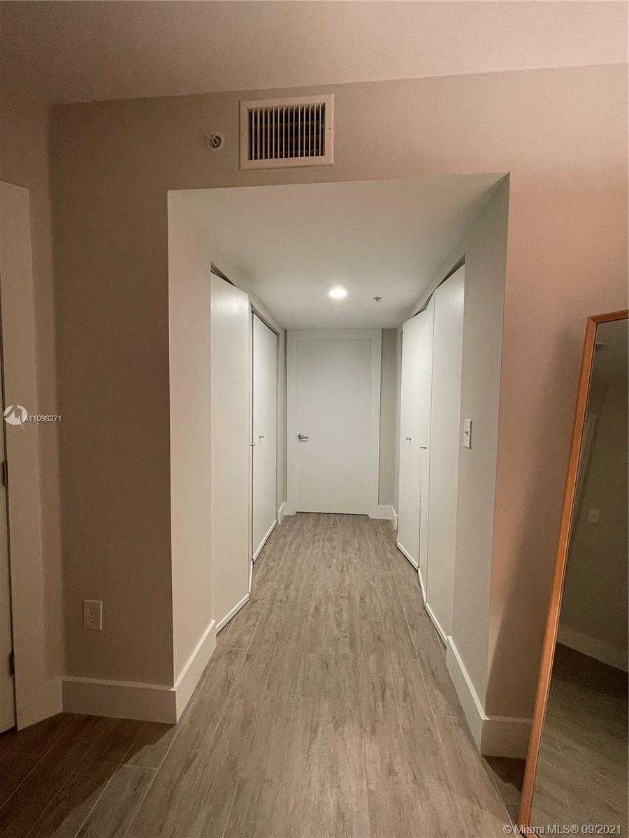 Small Image of 90 ALTON RD #2101, Miami Beach Number 16