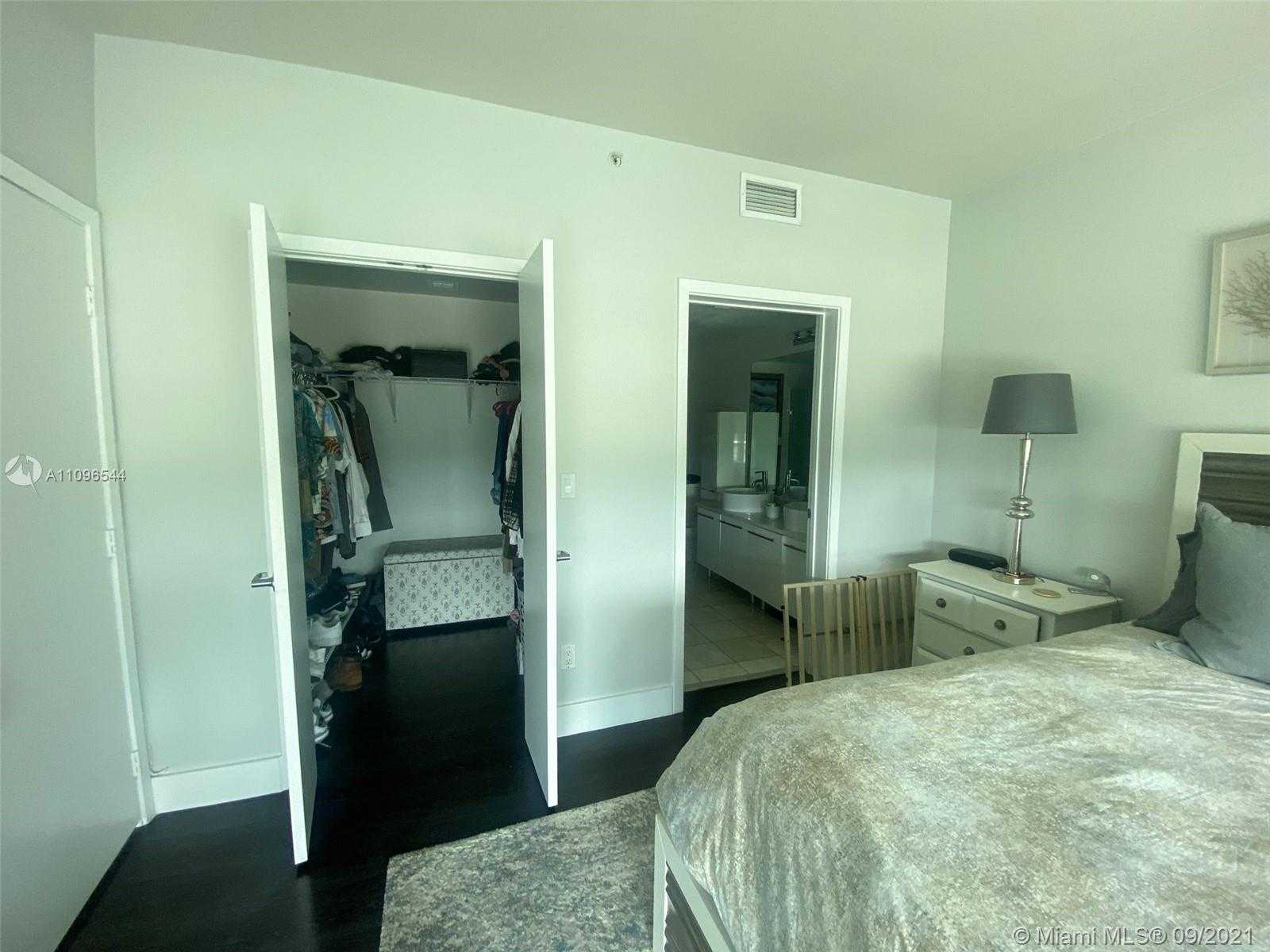 Small Image of 888 BISCAYNE BLVD #409, Miami Number 15