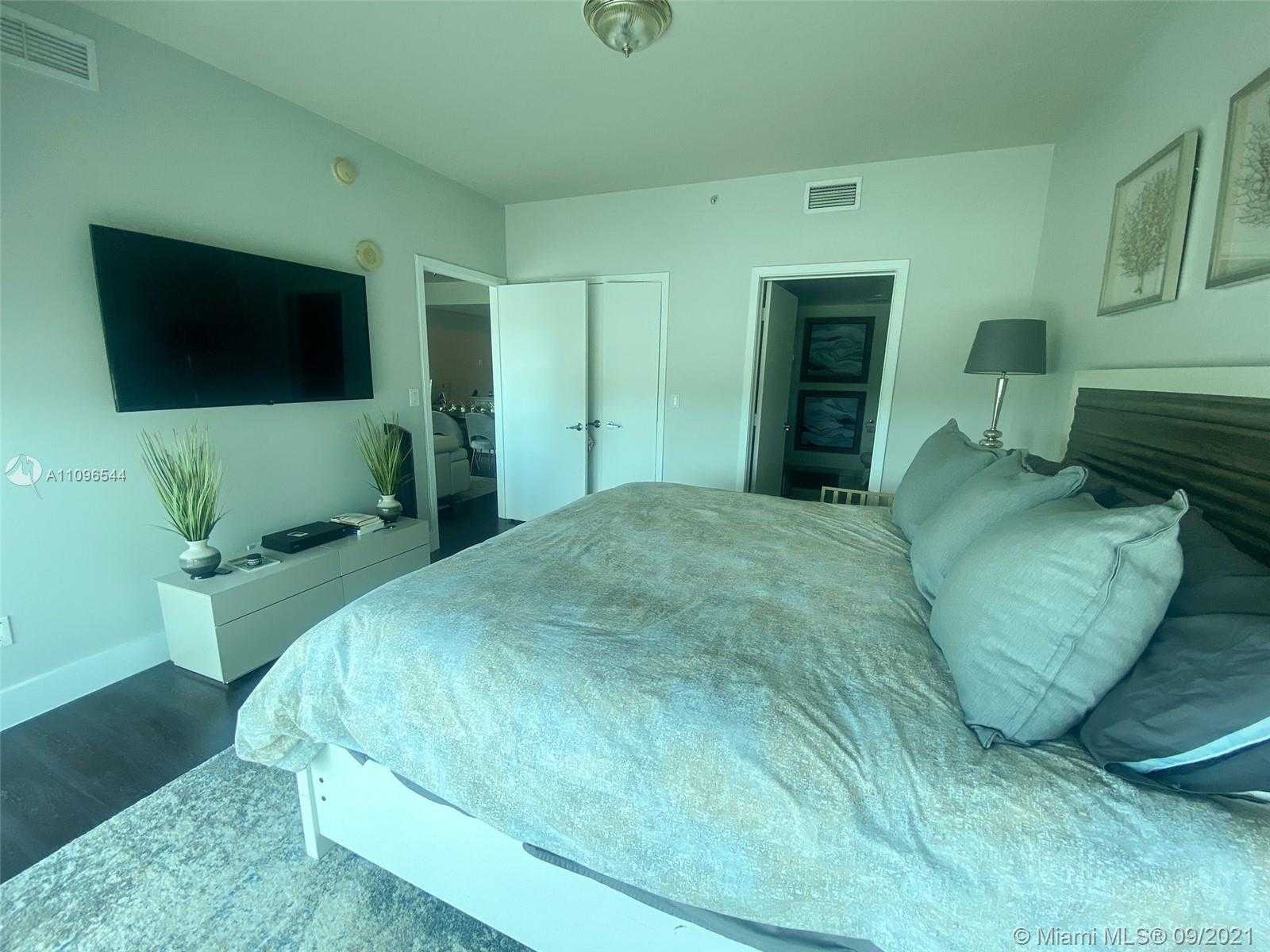 Small Image of 888 BISCAYNE BLVD #409, Miami Number 16
