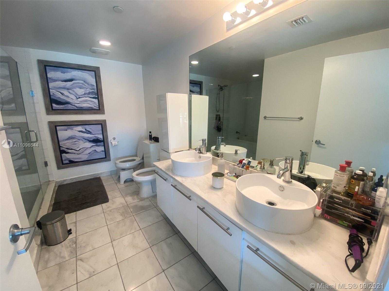 Small Image of 888 BISCAYNE BLVD #409, Miami Number 17