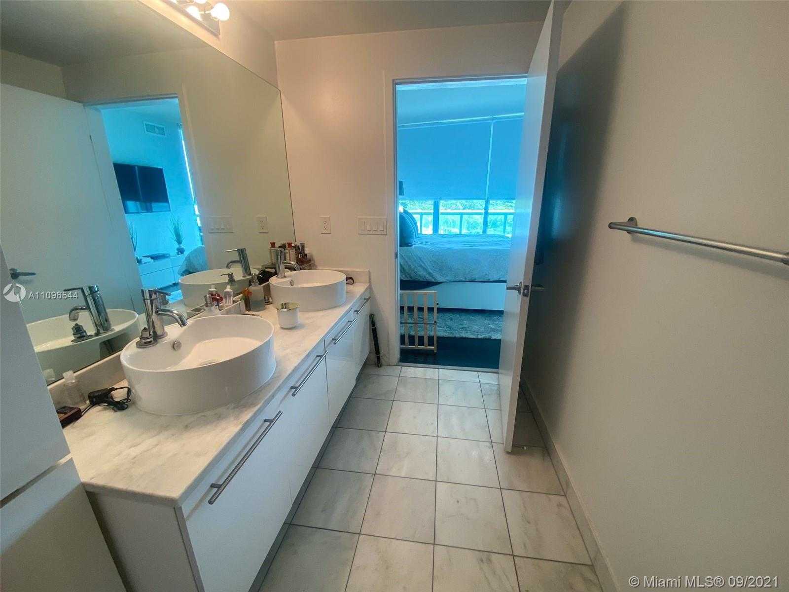 Small Image of 888 BISCAYNE BLVD #409, Miami Number 21