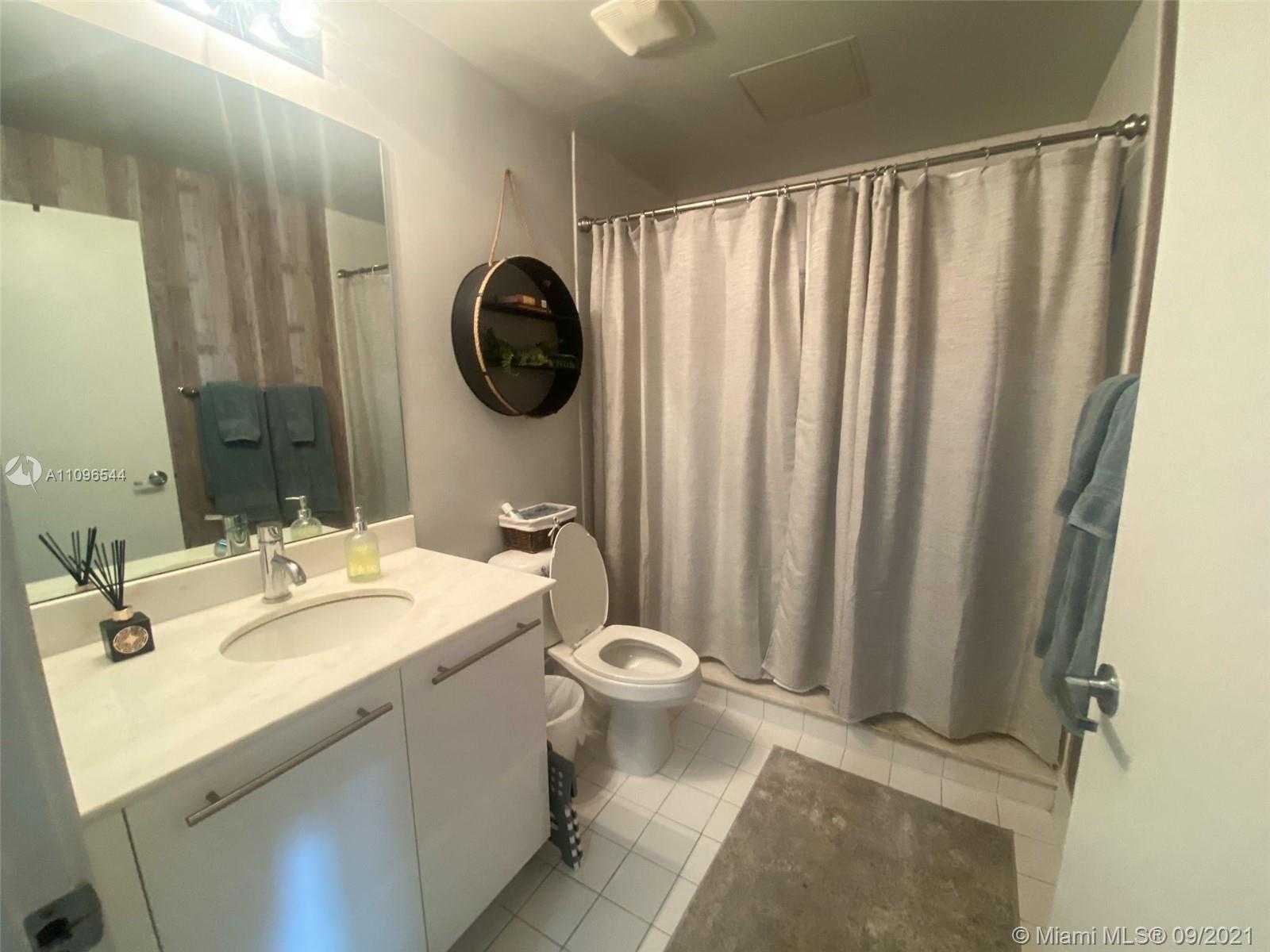Small Image of 888 BISCAYNE BLVD #409, Miami Number 24