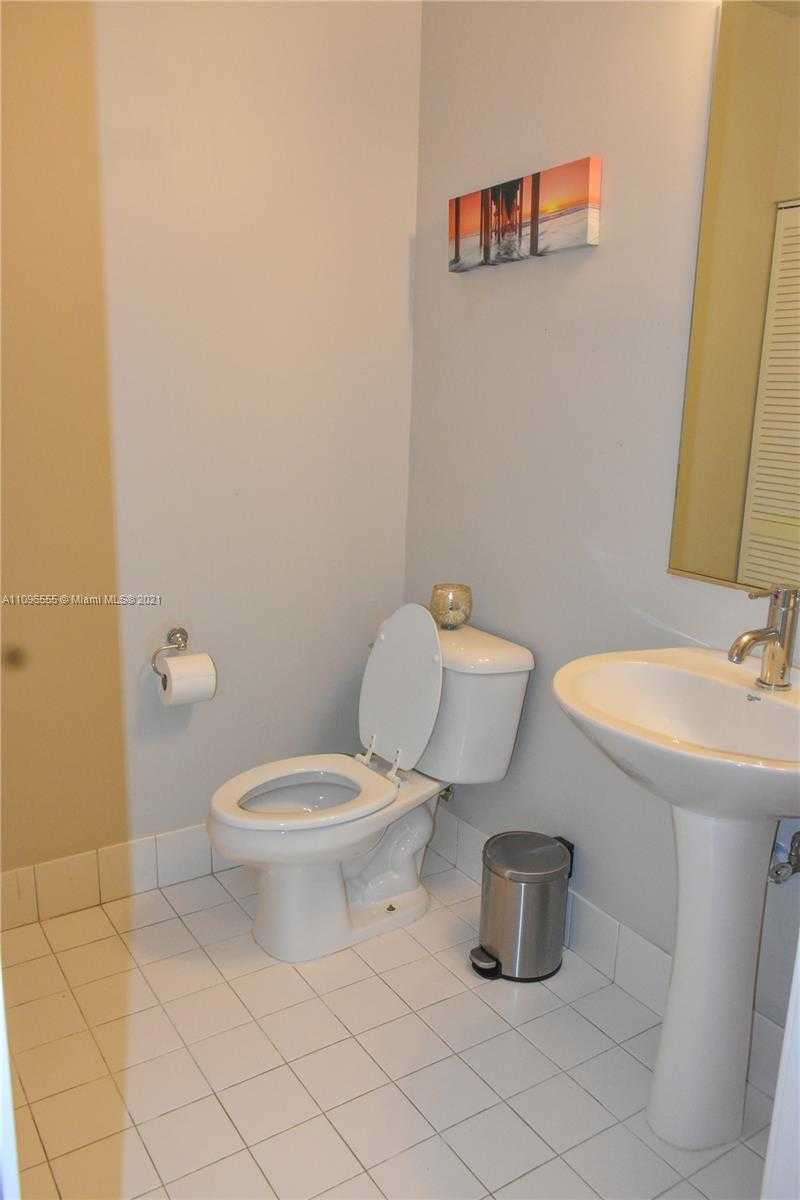 Small Image of 888 BISCAYNE BLVD #5704, Miami Number 7