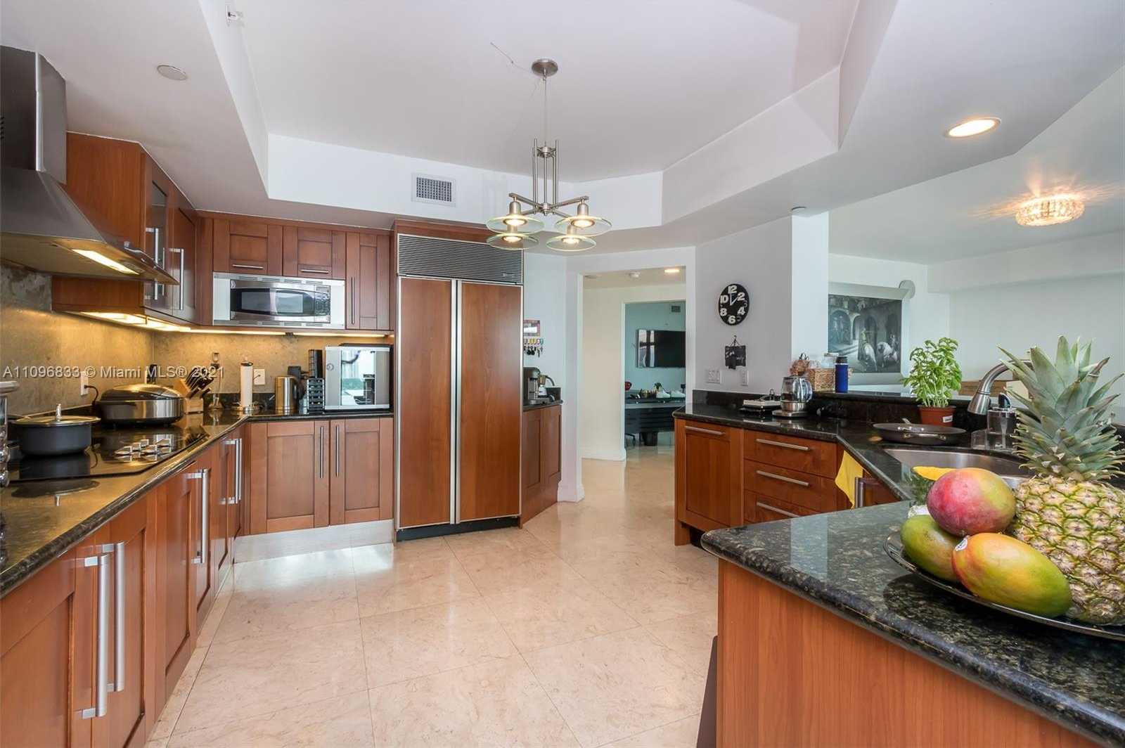 Small Image of 3301 NORTH EAST 183RD ST #1901, Aventura Number 5
