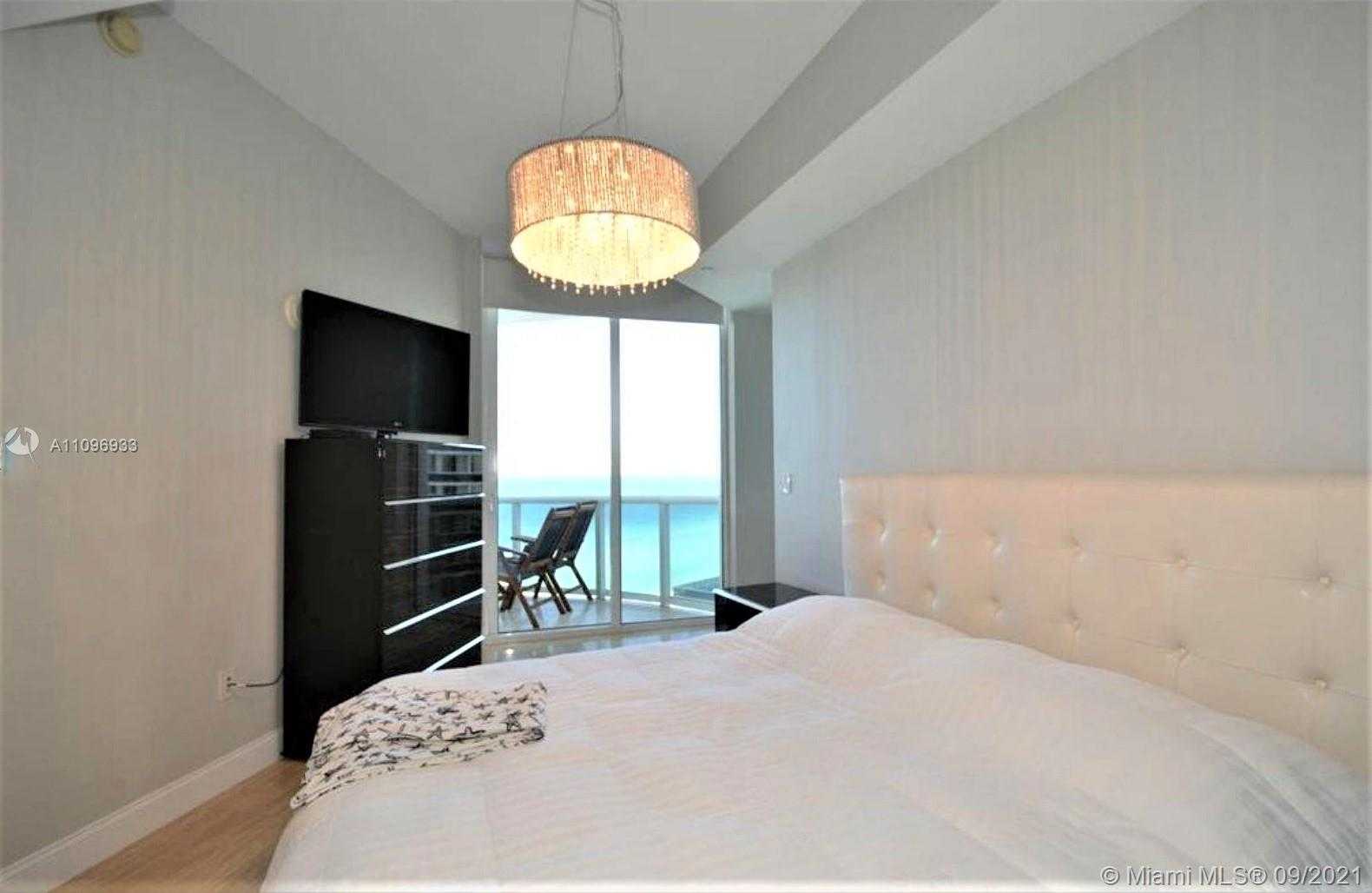 Small Image of 15901 COLLINS AVE #807, Sunny Isles Beach Number 14