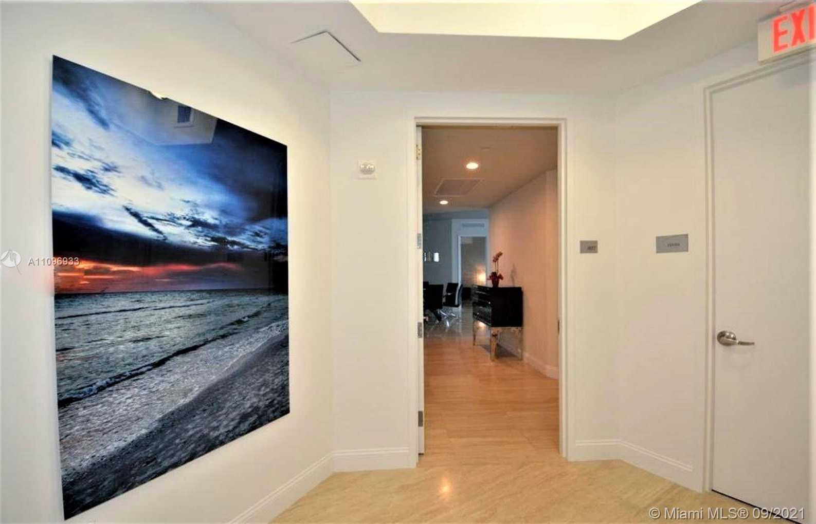 Small Image of 15901 COLLINS AVE #807, Sunny Isles Beach Number 5