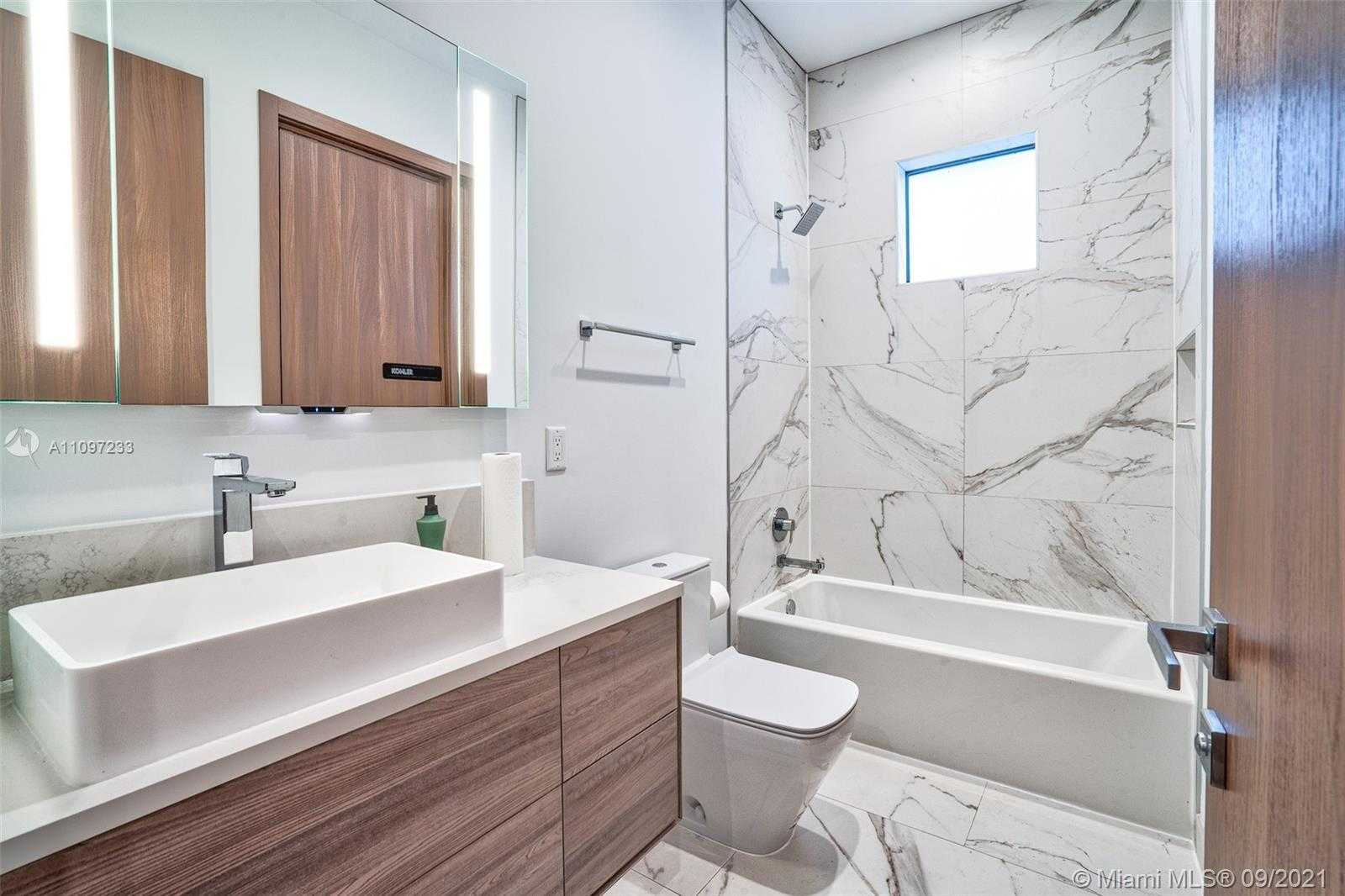 Small Image of 3041 HIBISCUS ST #B, Miami Number 13