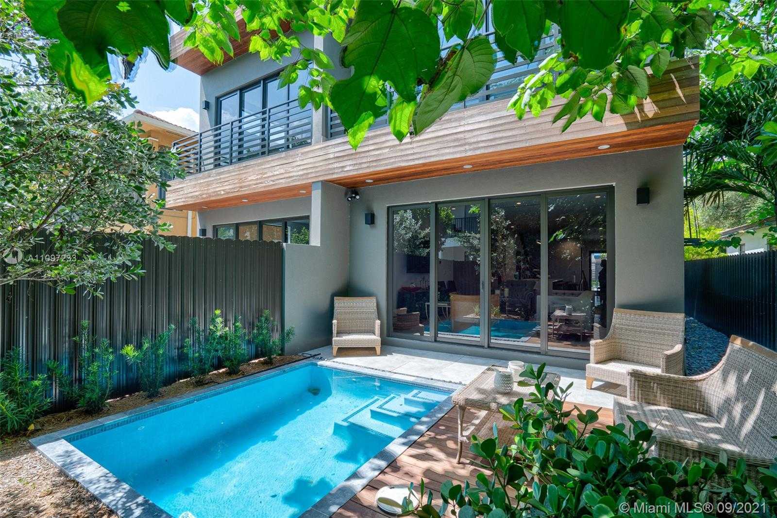 Small Image of 3041 HIBISCUS ST #B, Miami Number 14