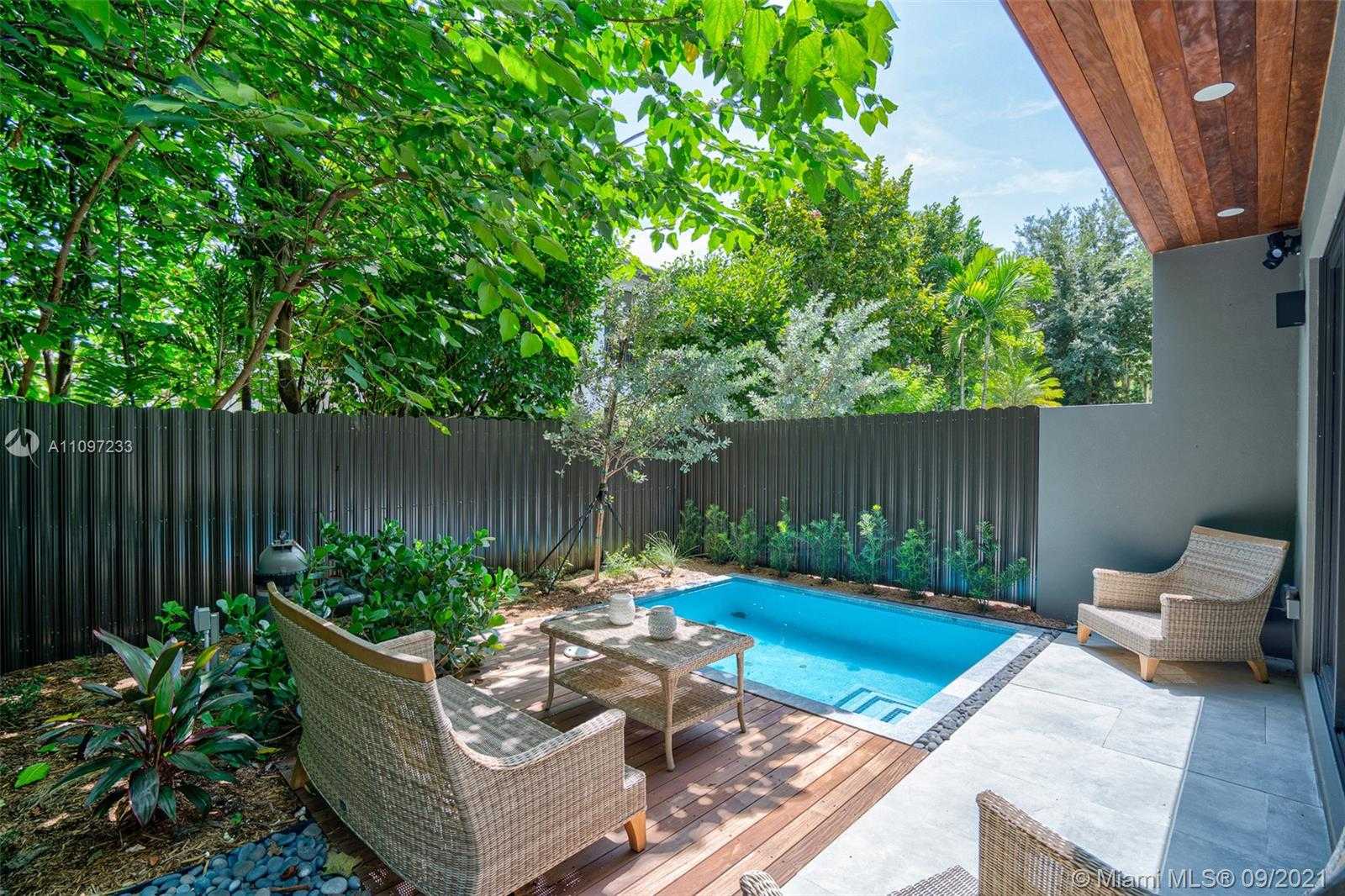 Small Image of 3041 HIBISCUS ST #B, Miami Number 15