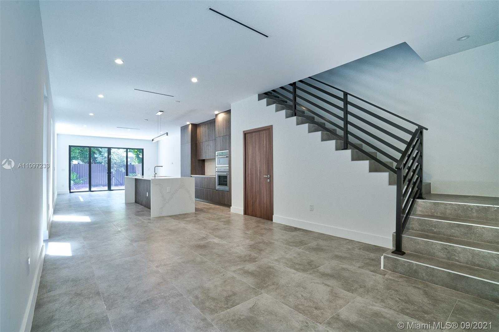 Small Image of 3041 HIBISCUS ST #B, Miami Number 17
