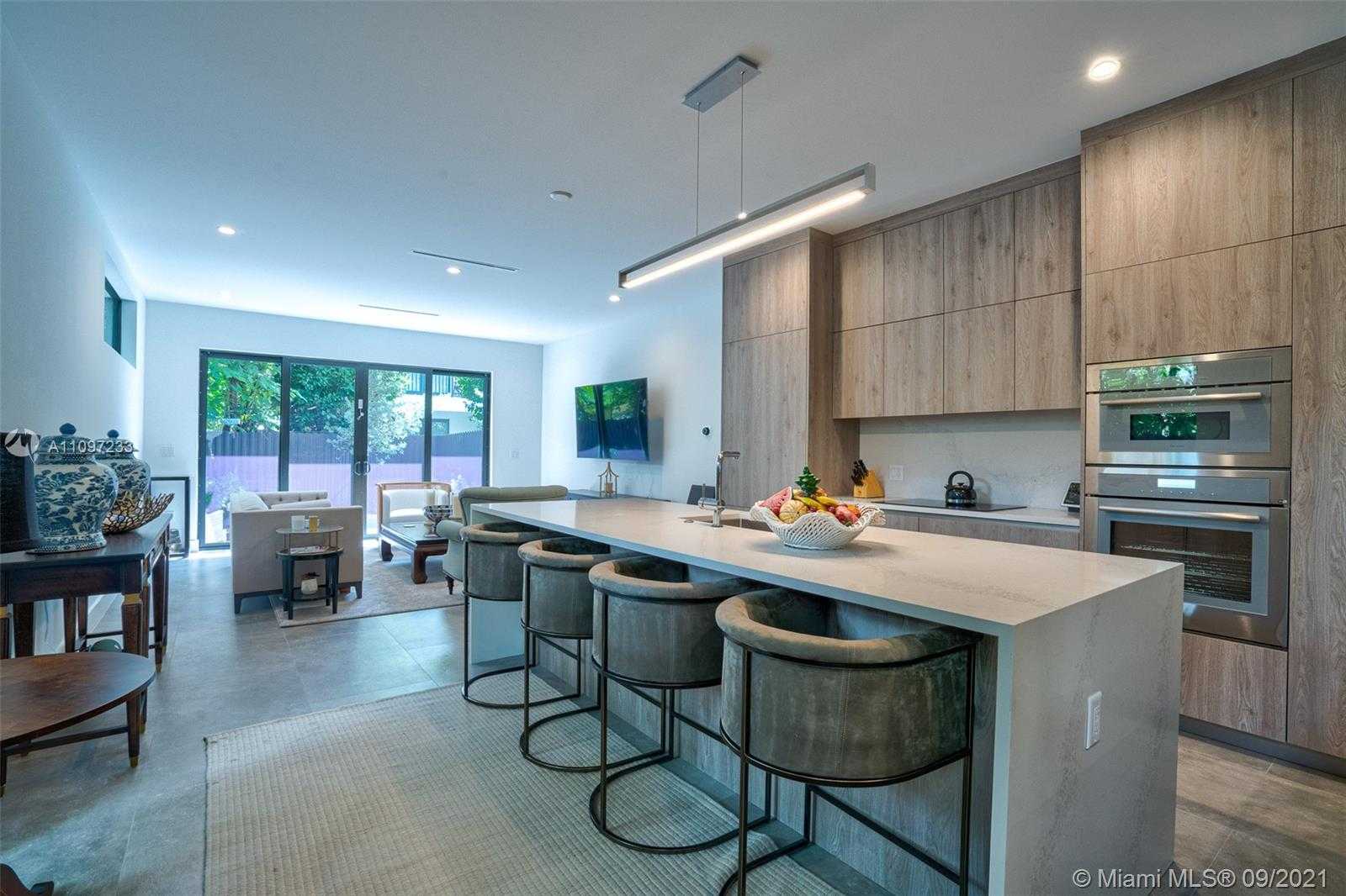 Small Image of 3041 HIBISCUS ST #B, Miami Number 5