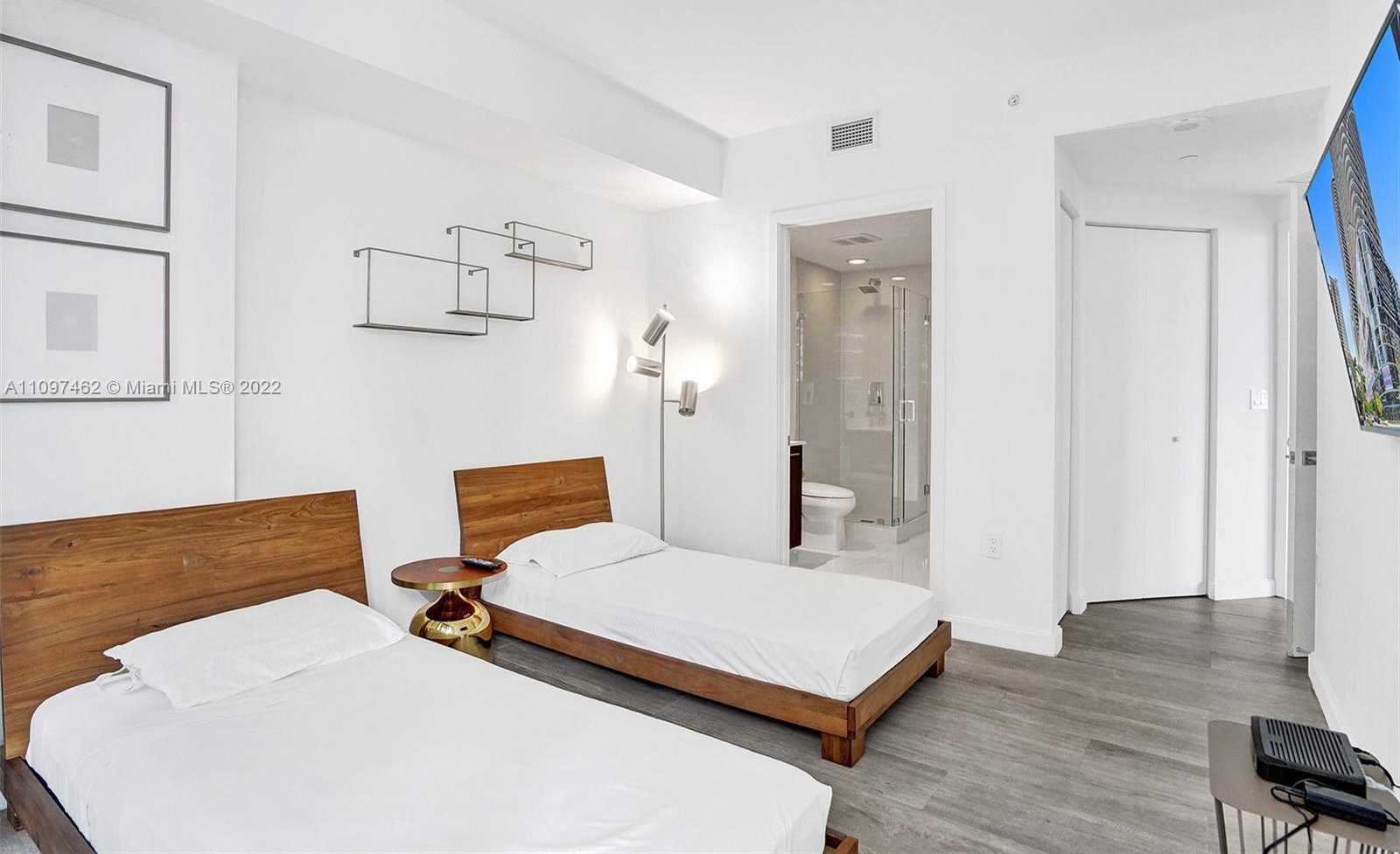 Small Image of 55 SOUTH WEST 9TH ST #1901, Miami Number 19