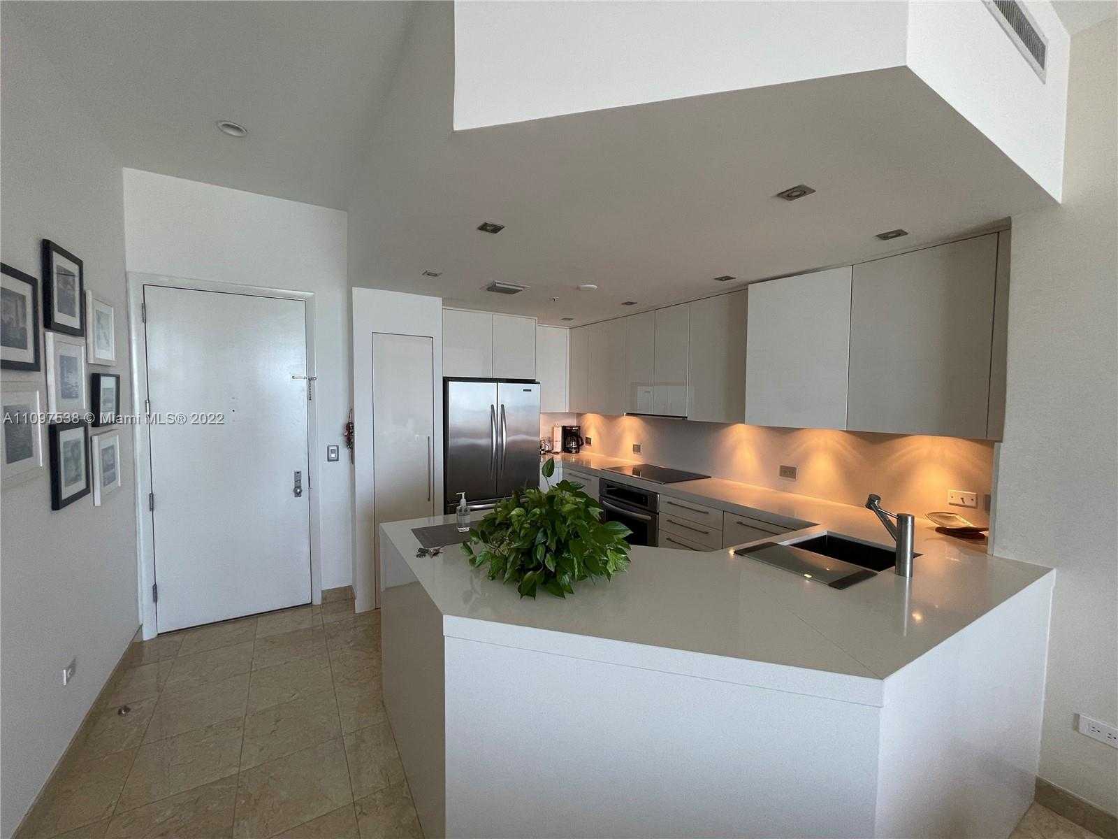 Small Image of 801 BRICKELL KEY BLVD #3309, Miami Number 7