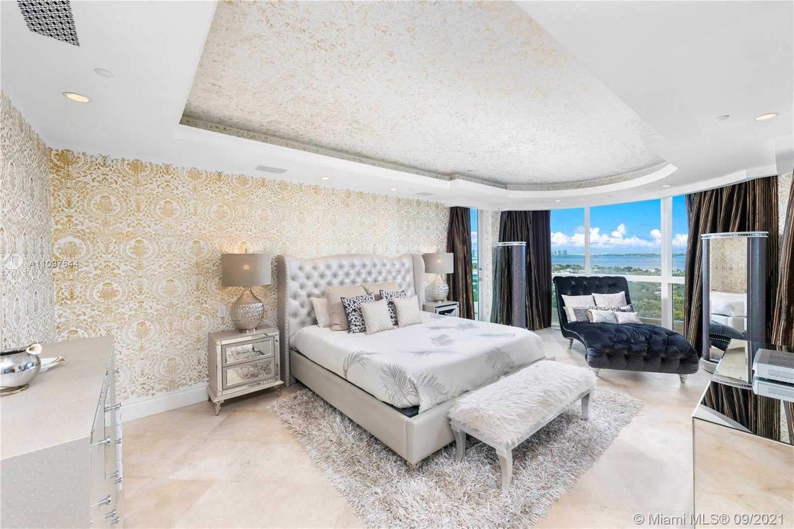 Small Image of 5025 COLLINS AVE #PH-2, Miami Beach Number 15