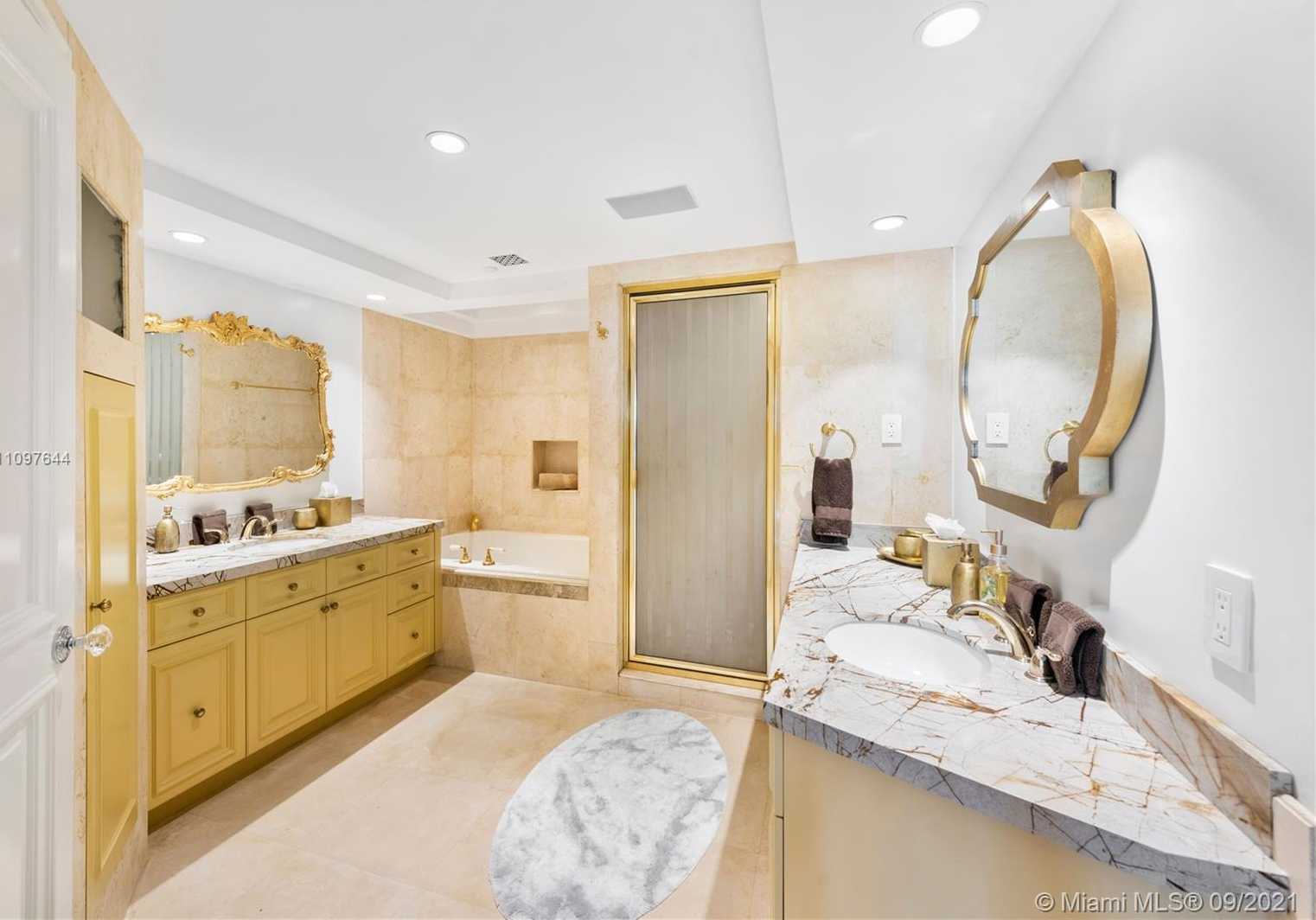 Small Image of 5025 COLLINS AVE #PH-2, Miami Beach Number 16