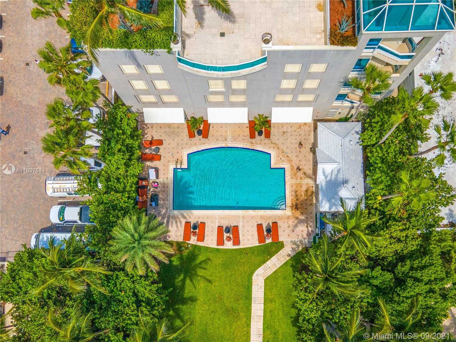 Small Image of 5025 COLLINS AVE #PH-2, Miami Beach Number 22