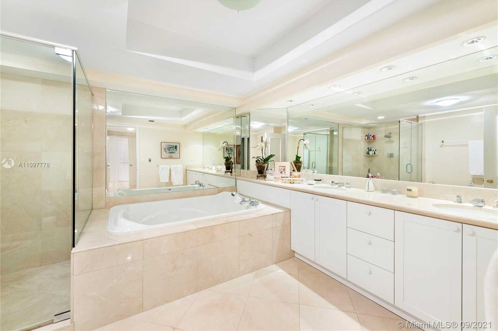 Small Image of 9999 Collins Ave, Bal Harbour, FL 33154, USA Number 15