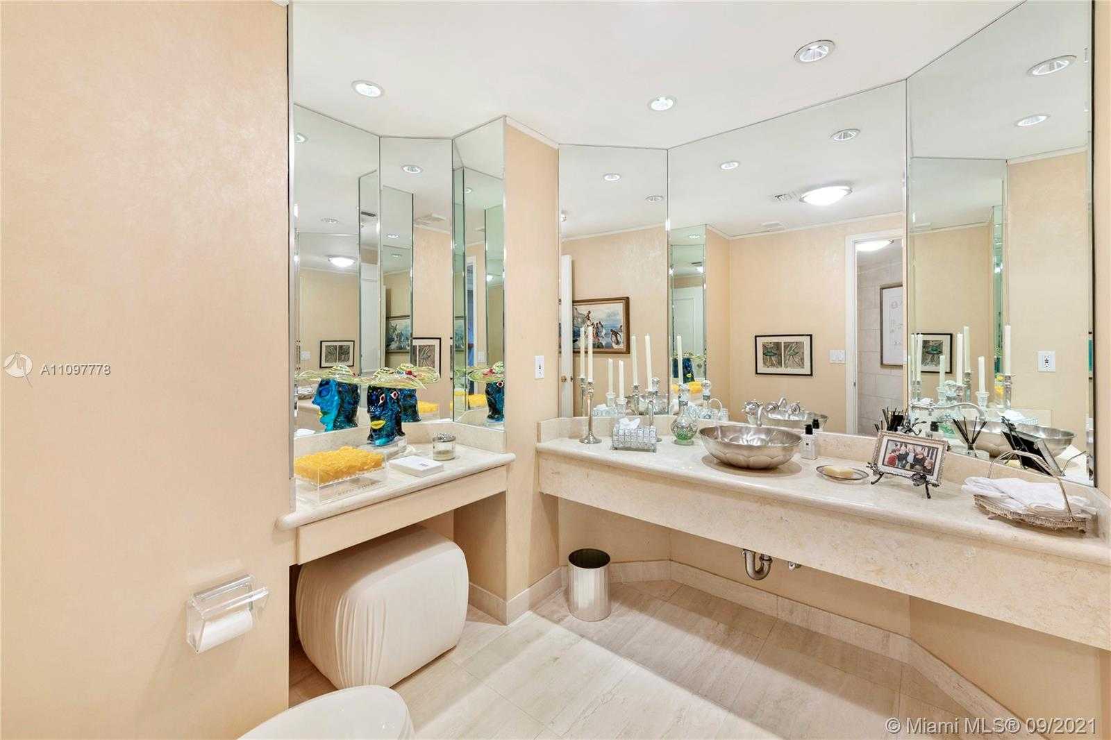 Small Image of 9999 Collins Ave, Bal Harbour, FL 33154, USA Number 16