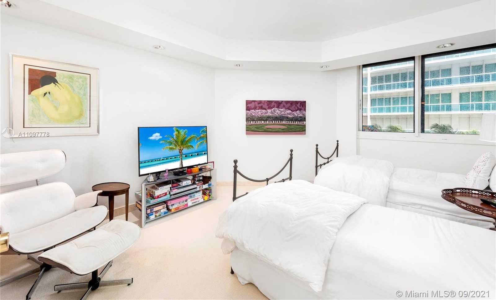 Small Image of 9999 Collins Ave, Bal Harbour, FL 33154, USA Number 17